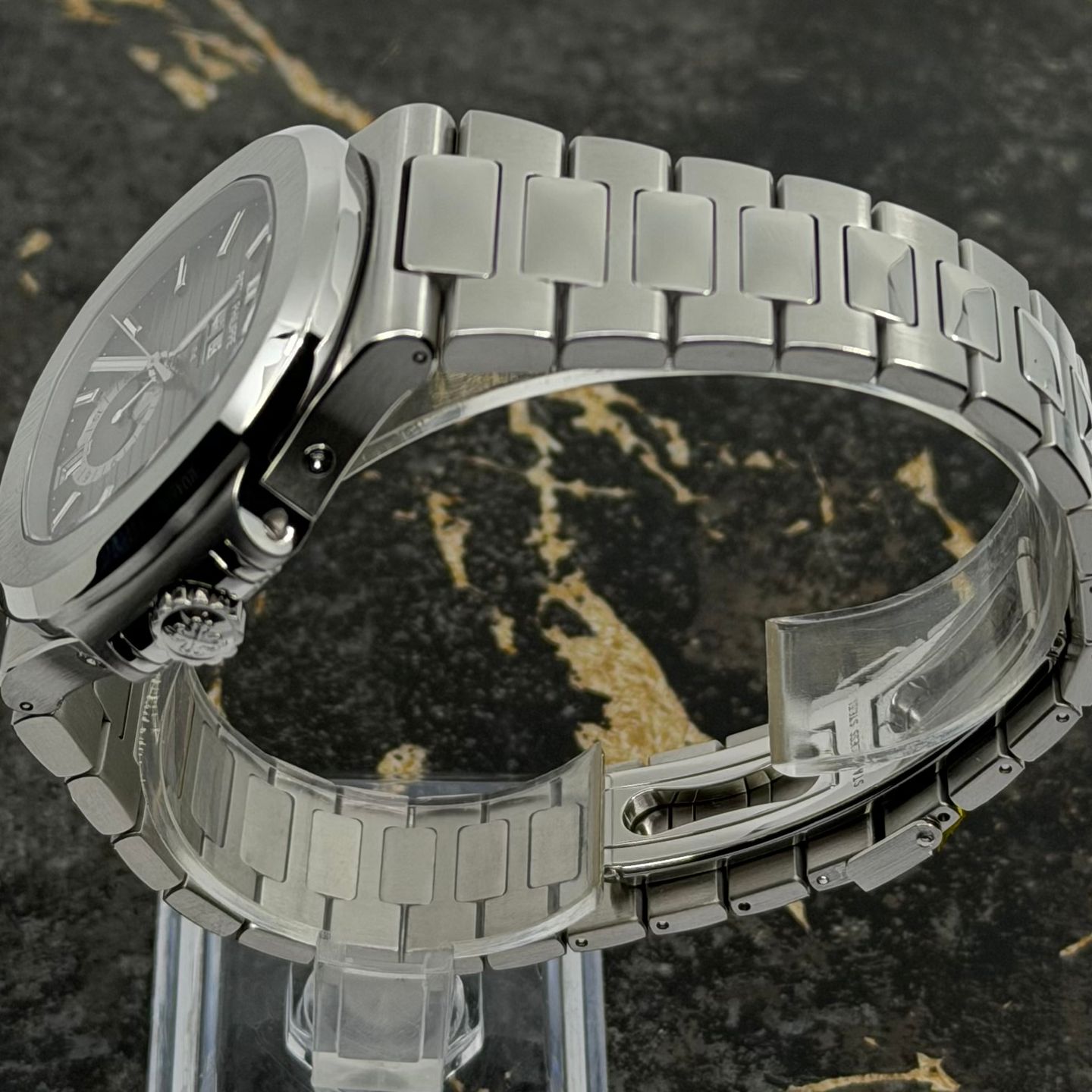 Patek Philippe Nautilus 5726/1A-001 - (7/8)