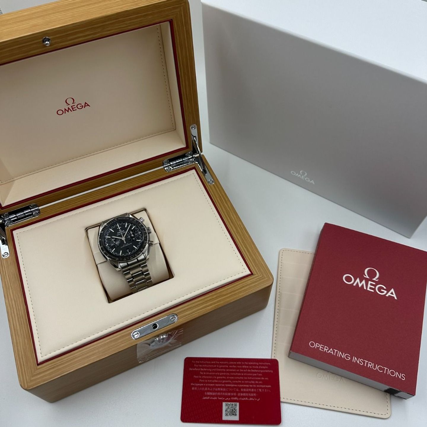 Omega Speedmaster Racing 329.30.44.51.01.001 (2024) - Black dial 44 mm Steel case (2/8)