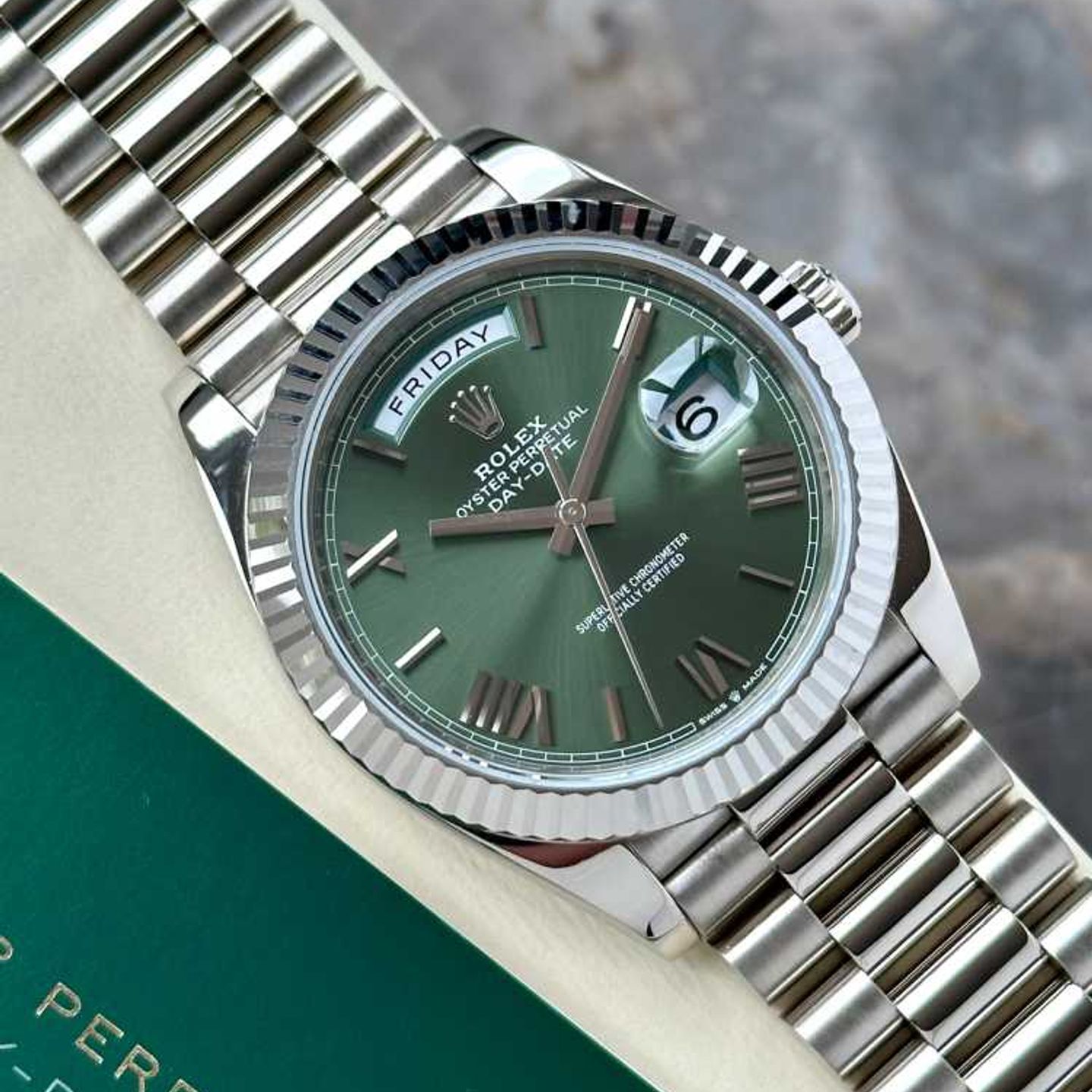 Rolex Day-Date 40 228239 (2021) - Groen wijzerplaat 40mm Witgoud (7/8)