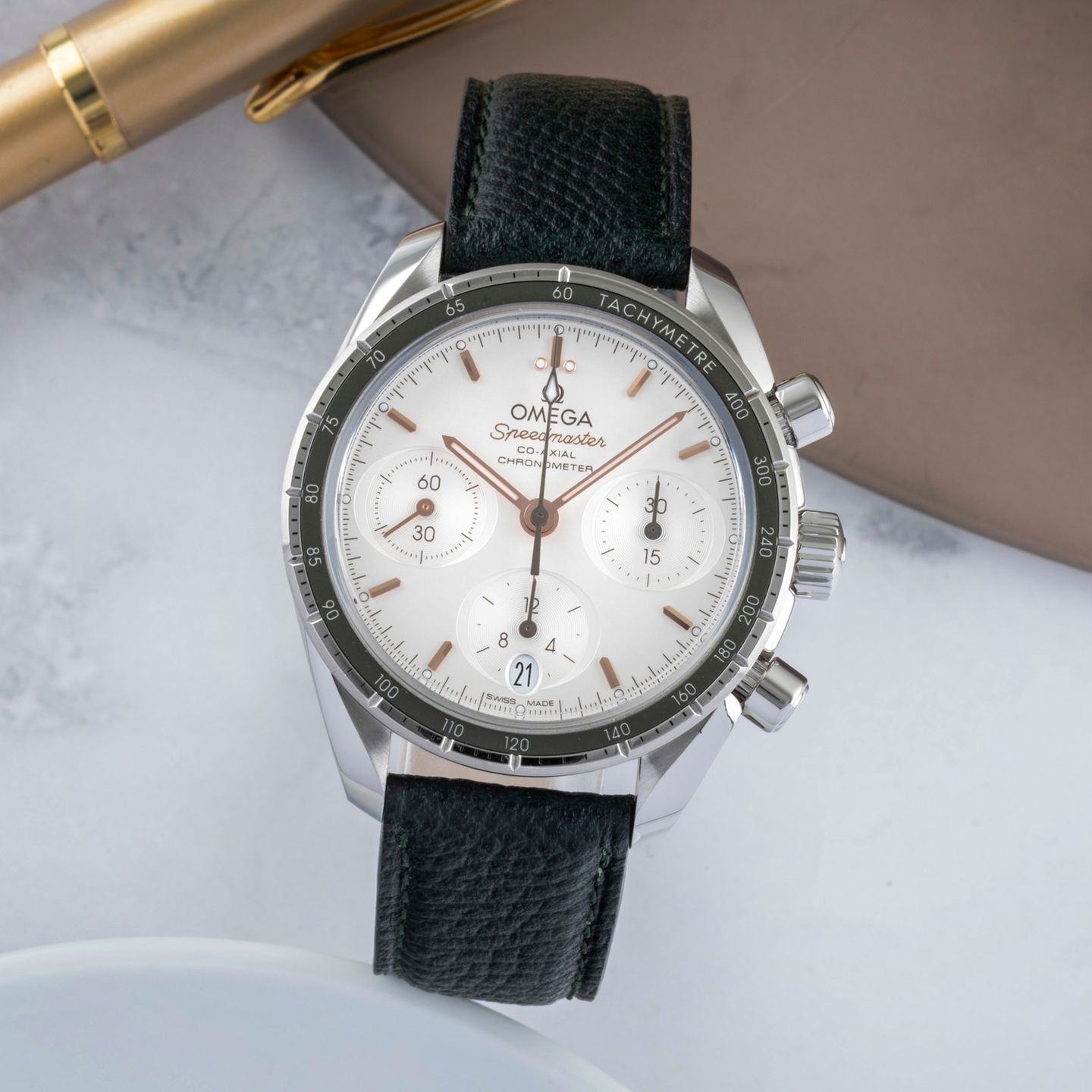 Omega Speedmaster 324.32.38.50.02.001 - (1/8)