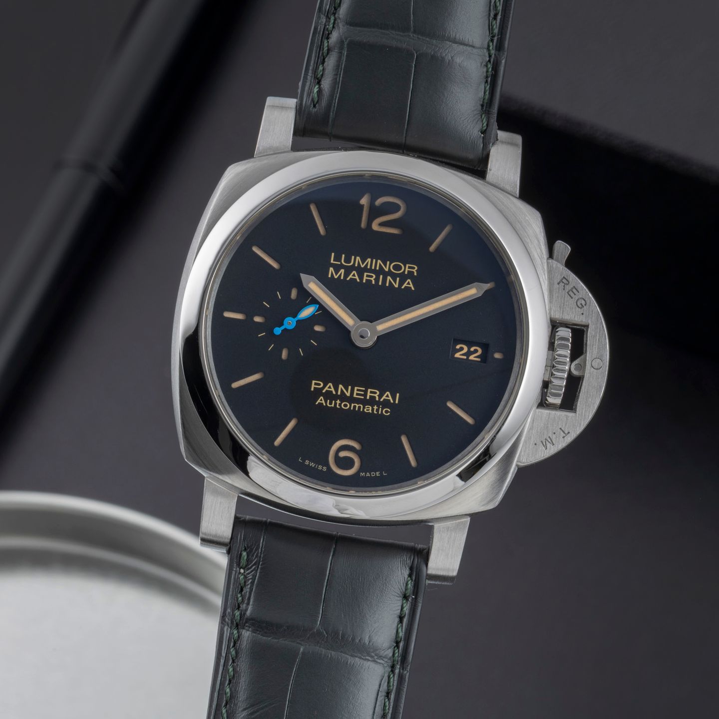 Panerai Luminor Marina 1950 3 Days Automatic PAM01392 (Unknown (random serial)) - Black dial 42 mm Steel case (3/8)