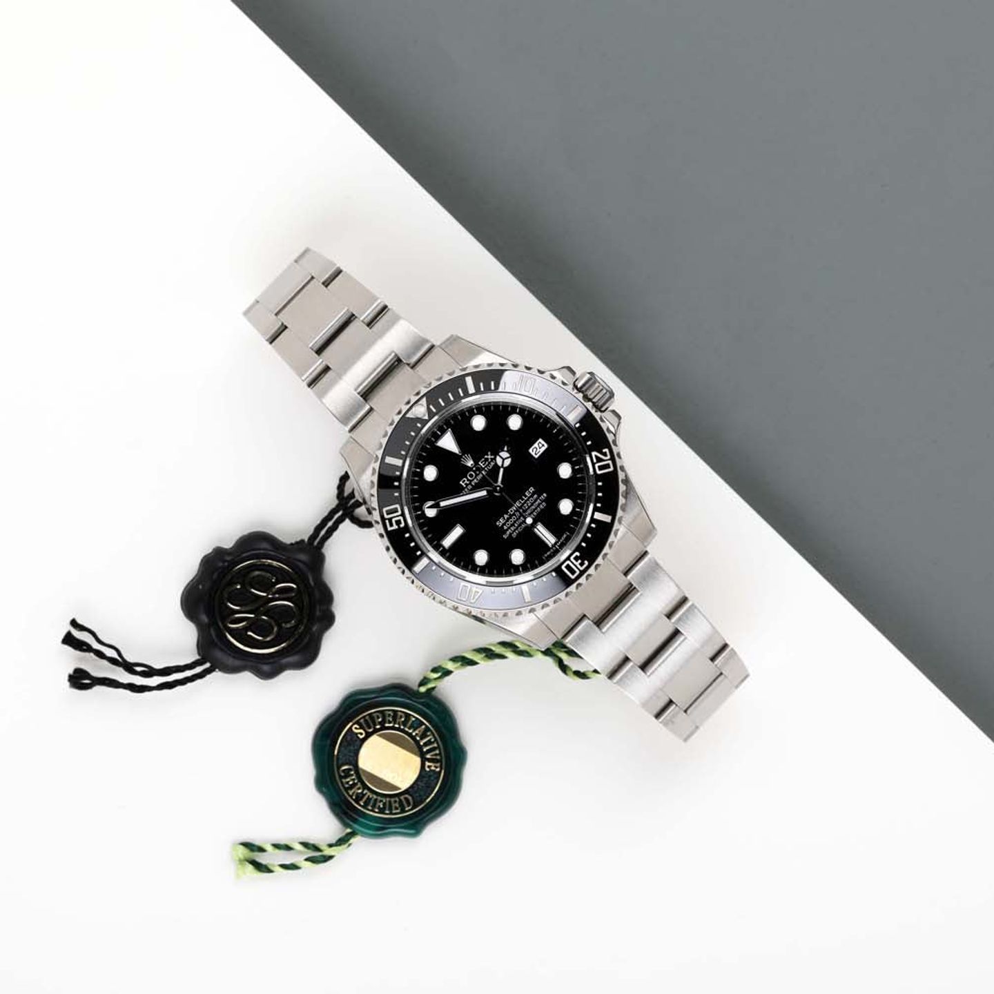 Rolex Sea-Dweller 4000 116600 (2021) - Black dial 40 mm Steel case (2/7)