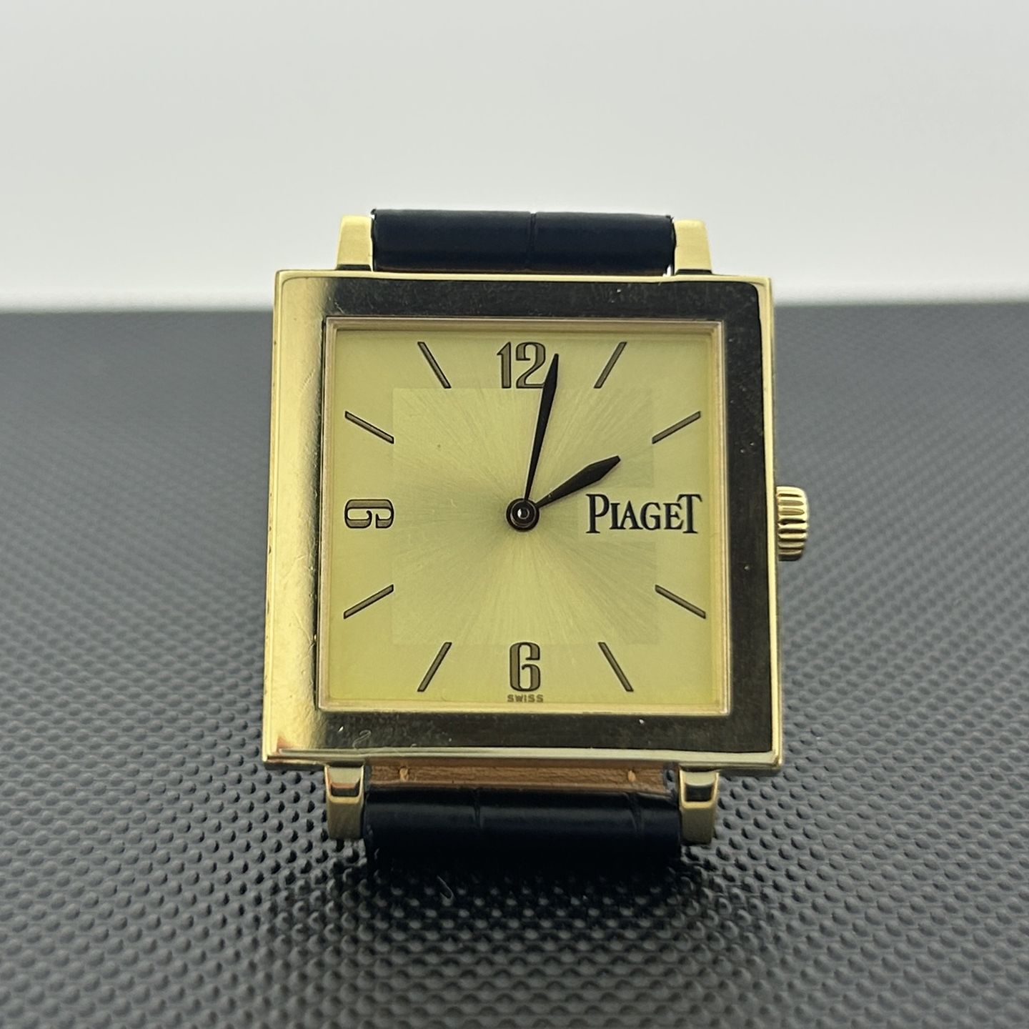 Piaget Altiplano 50930 (Unknown (random serial)) - White dial 31 mm Yellow Gold case (1/8)