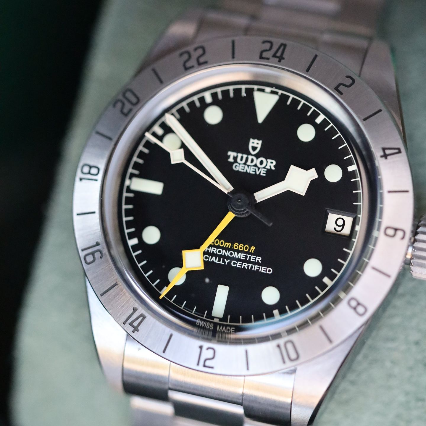 Tudor Black Bay 79470 - (2/3)