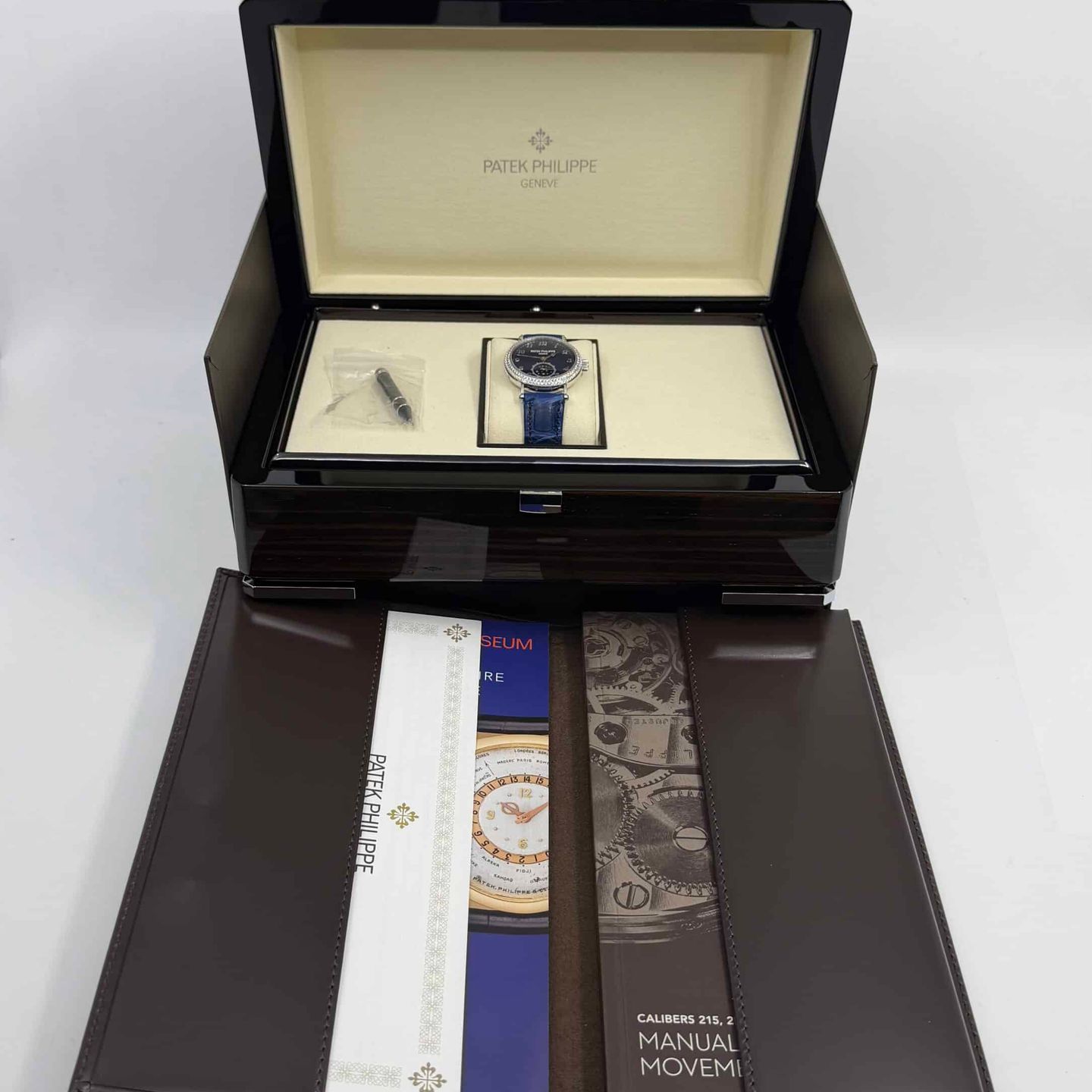 Patek Philippe Complications 7121/200G-001 - (3/8)
