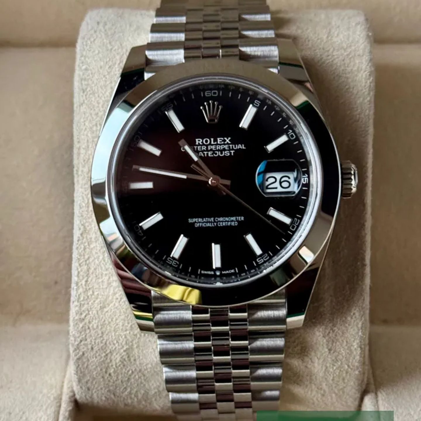 Rolex Datejust 41 126300 (2025) - Zwart wijzerplaat 41mm Staal (2/7)