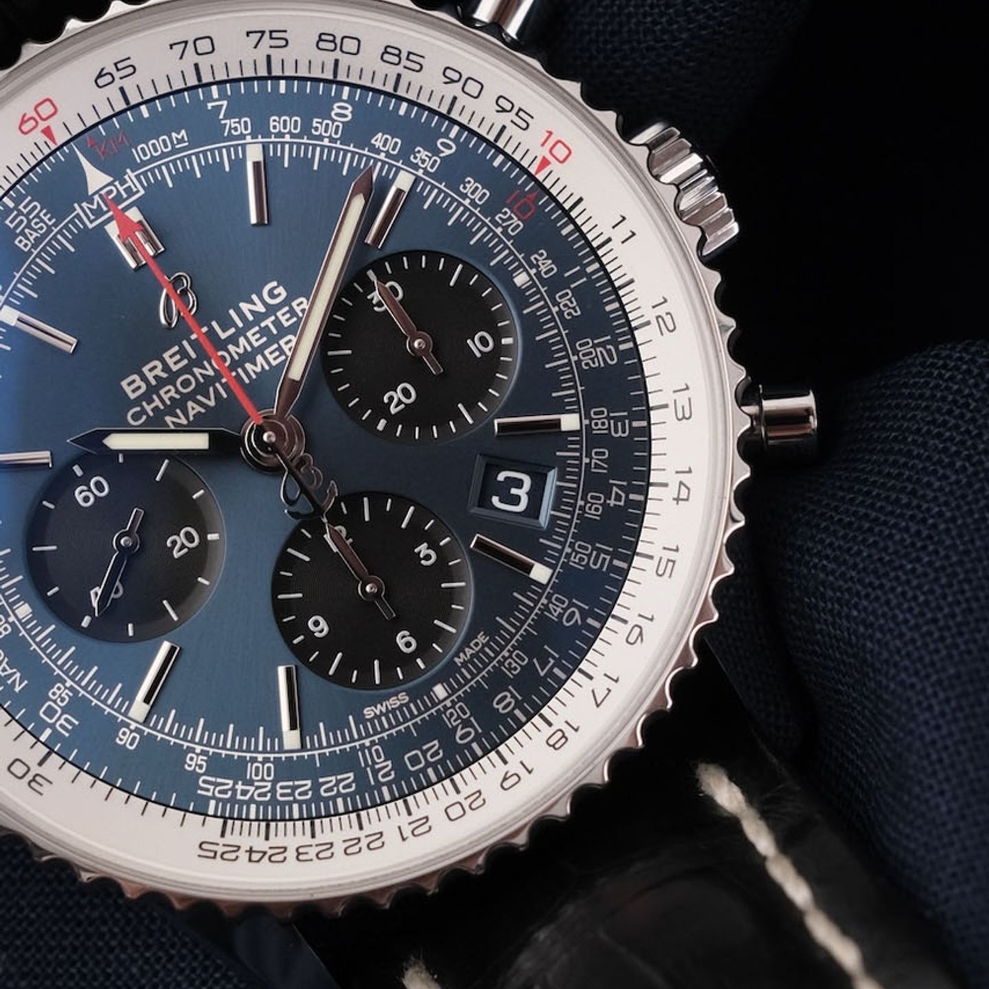Breitling Navitimer 01 AB0121 - (2/8)