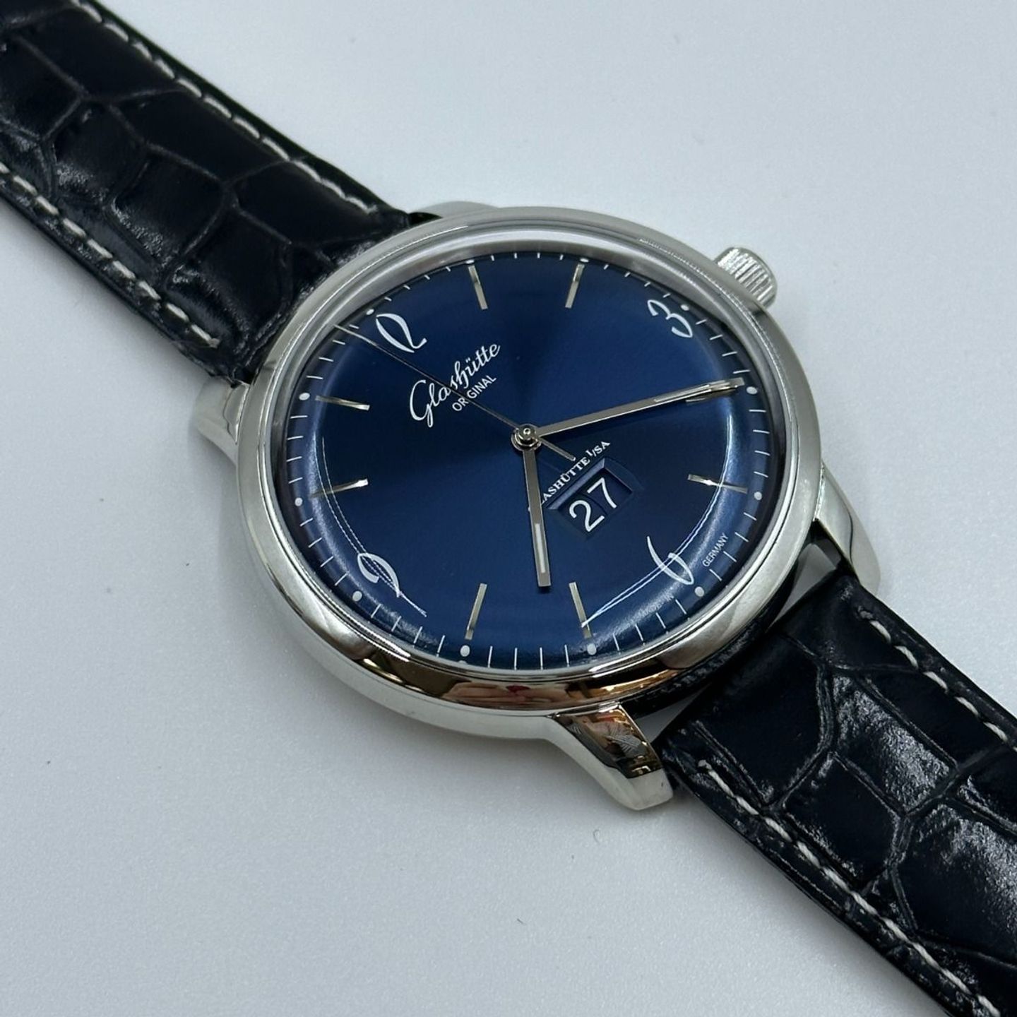 Glashütte Original Sixties Panorama Date 2-39-47-06-02-04 (2024) - Blauw wijzerplaat 42mm Staal (4/8)