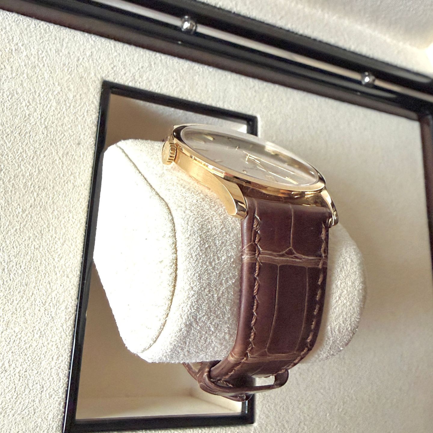 Patek Philippe Calatrava 5196J-001 - (10/21)
