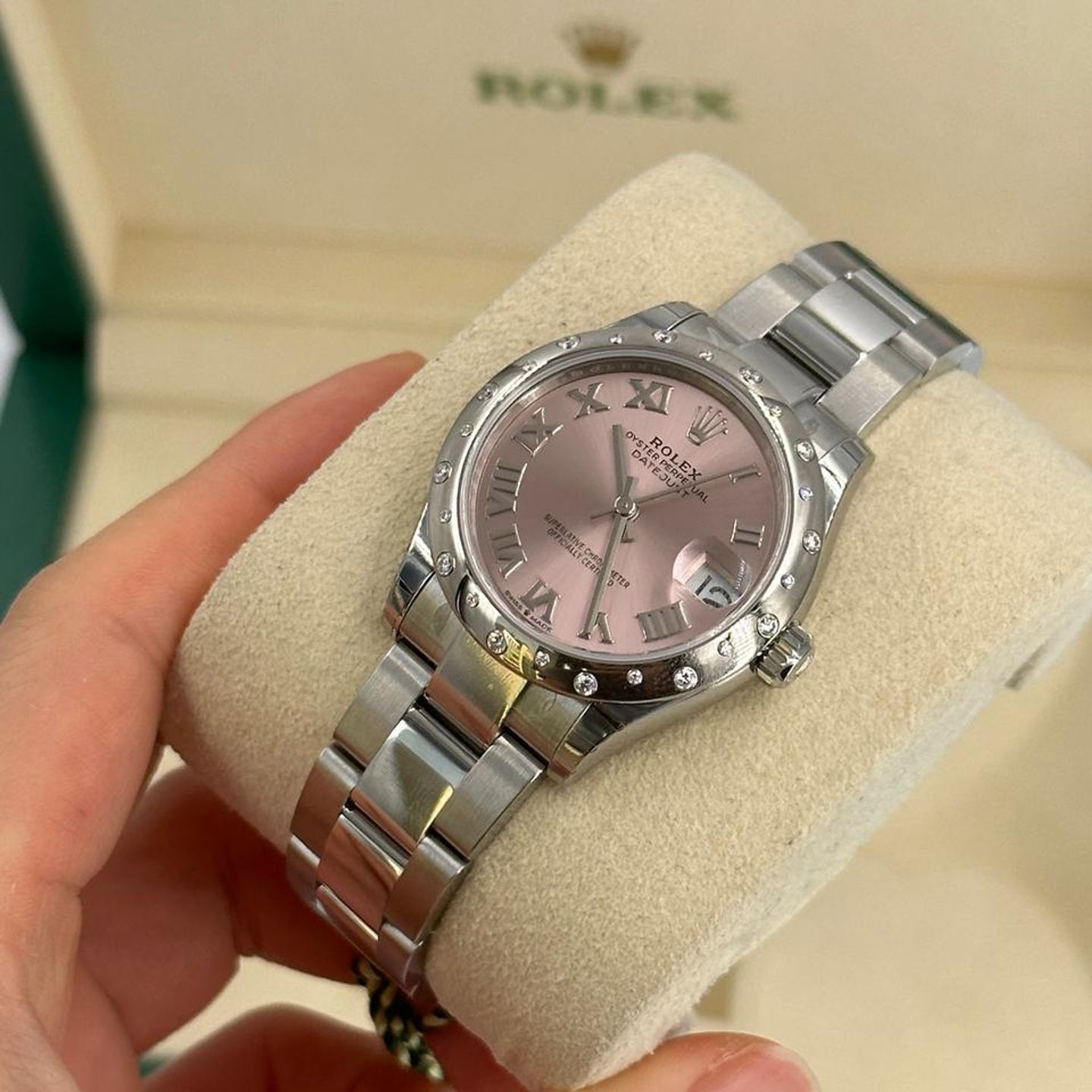 Rolex Datejust 278344RBR (2024) - Pink dial 31 mm Gold/Steel case (7/10)