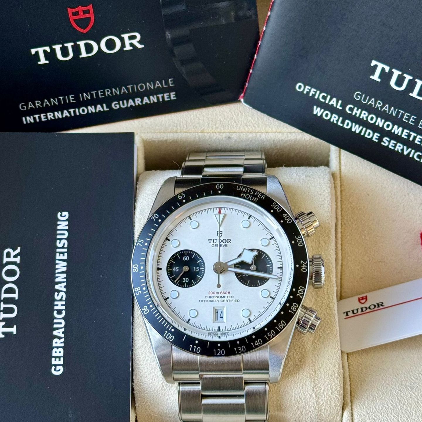 Tudor Black Bay Chrono 79360N (2024) - Silver dial 41 mm Steel case (7/7)