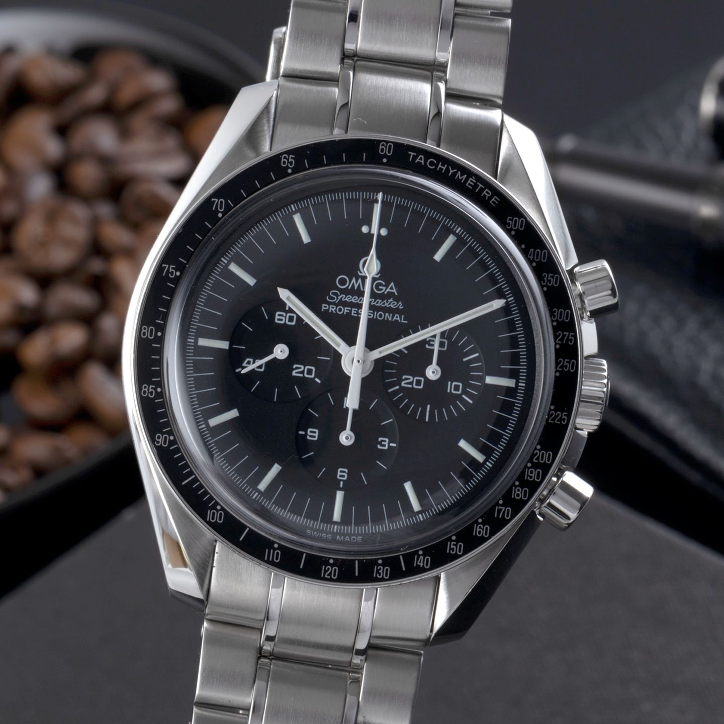 Omega Speedmaster Professional Moonwatch 3570.50.00 (Unknown (random serial)) - Black dial 42 mm Steel case (3/8)