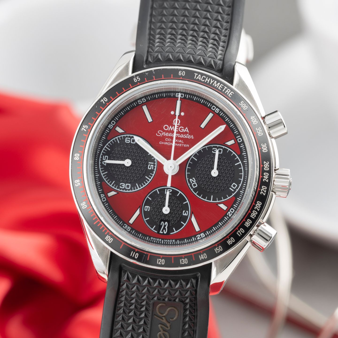 Omega Speedmaster Racing 326.32.40.50.11.001 (Unknown (random serial)) - Red dial 40 mm Steel case (3/8)