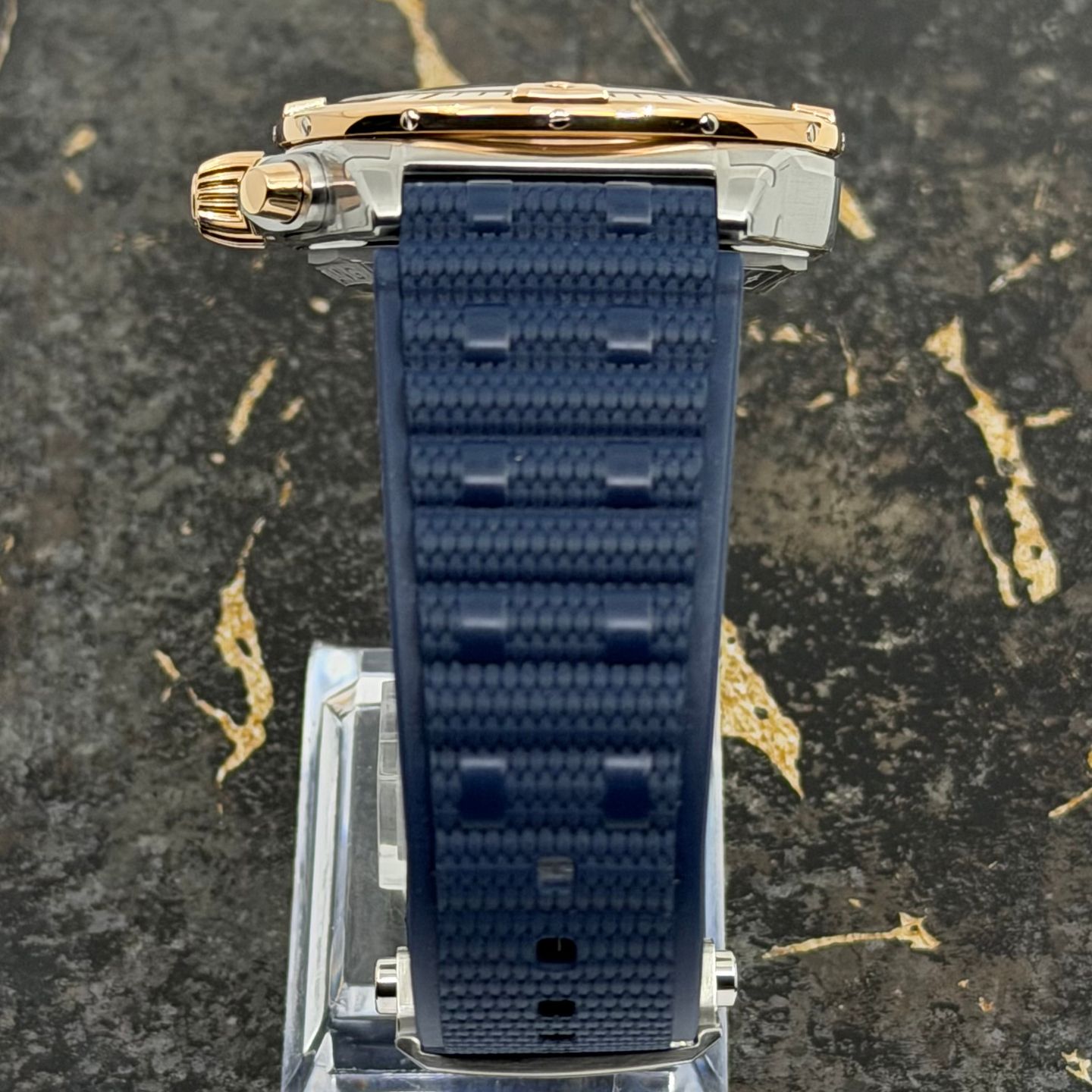 Breitling Chronomat 42 UB0134101C1S1 (2026) - Blue dial 43 mm Gold/Steel case (7/8)