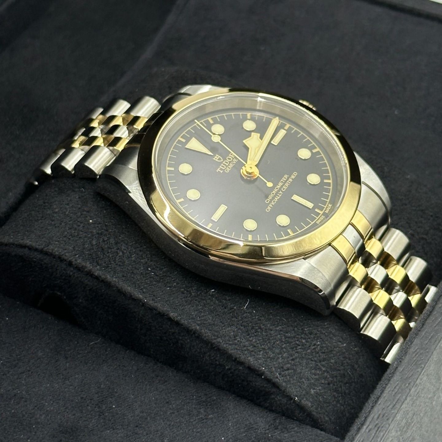 Tudor Black Bay S&G 79683-0001 (2023) - Black dial 41 mm Steel case (7/8)