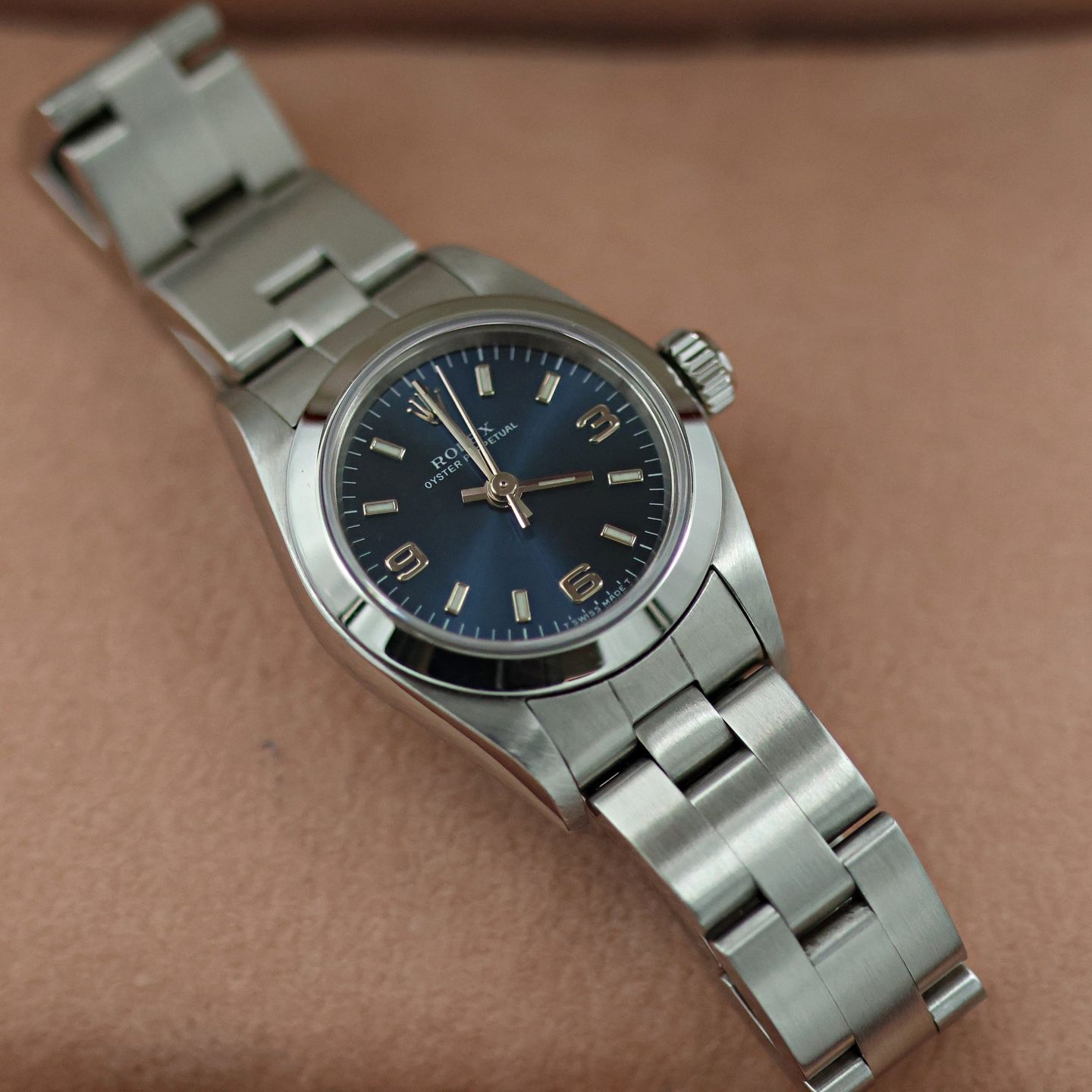 Rolex Oyster Perpetual 67180 (Unknown (random serial)) - Blue dial 26 mm Steel case (3/8)