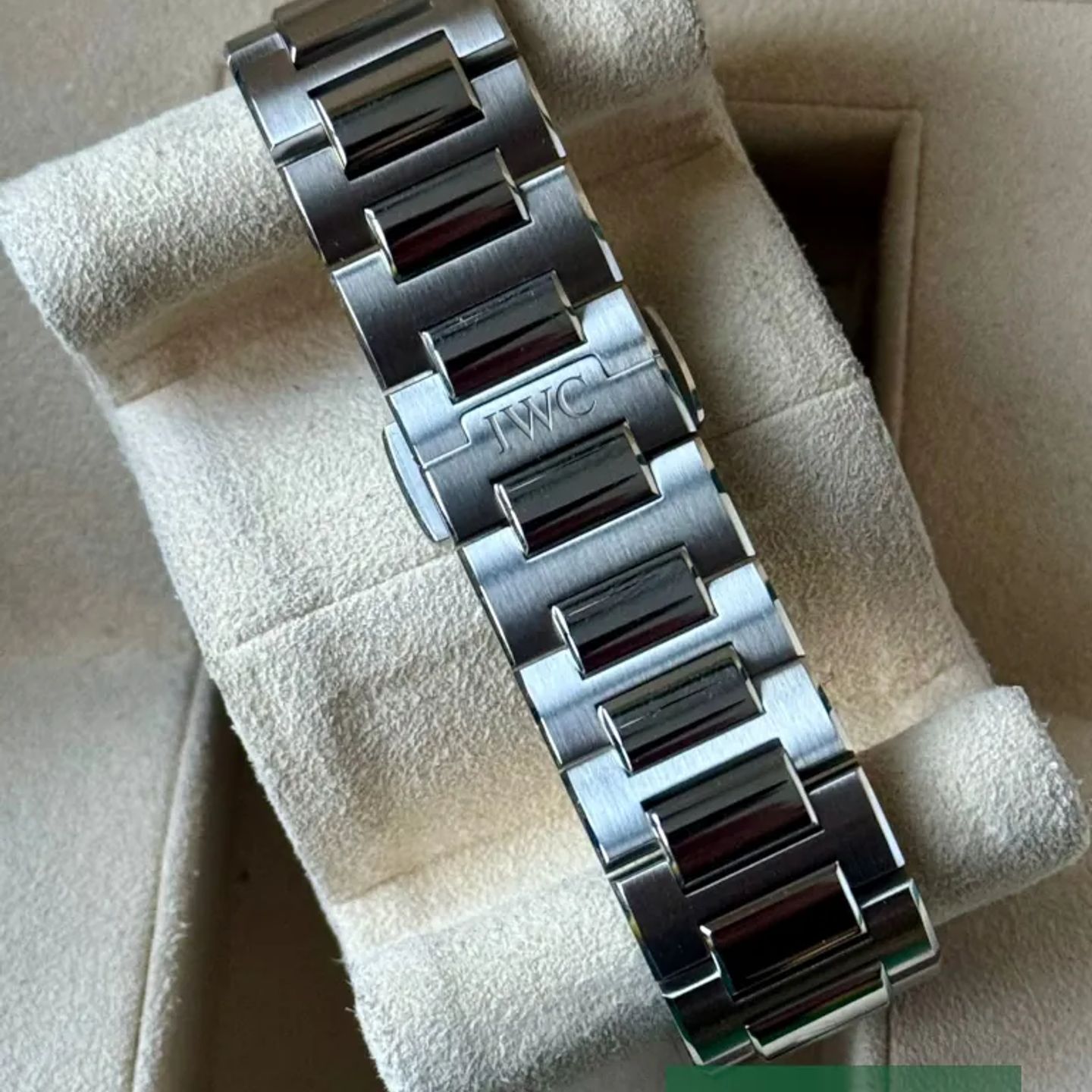 IWC Ingenieur Automatic IW328903 (2026) - Blue dial 40 mm Steel case (6/7)