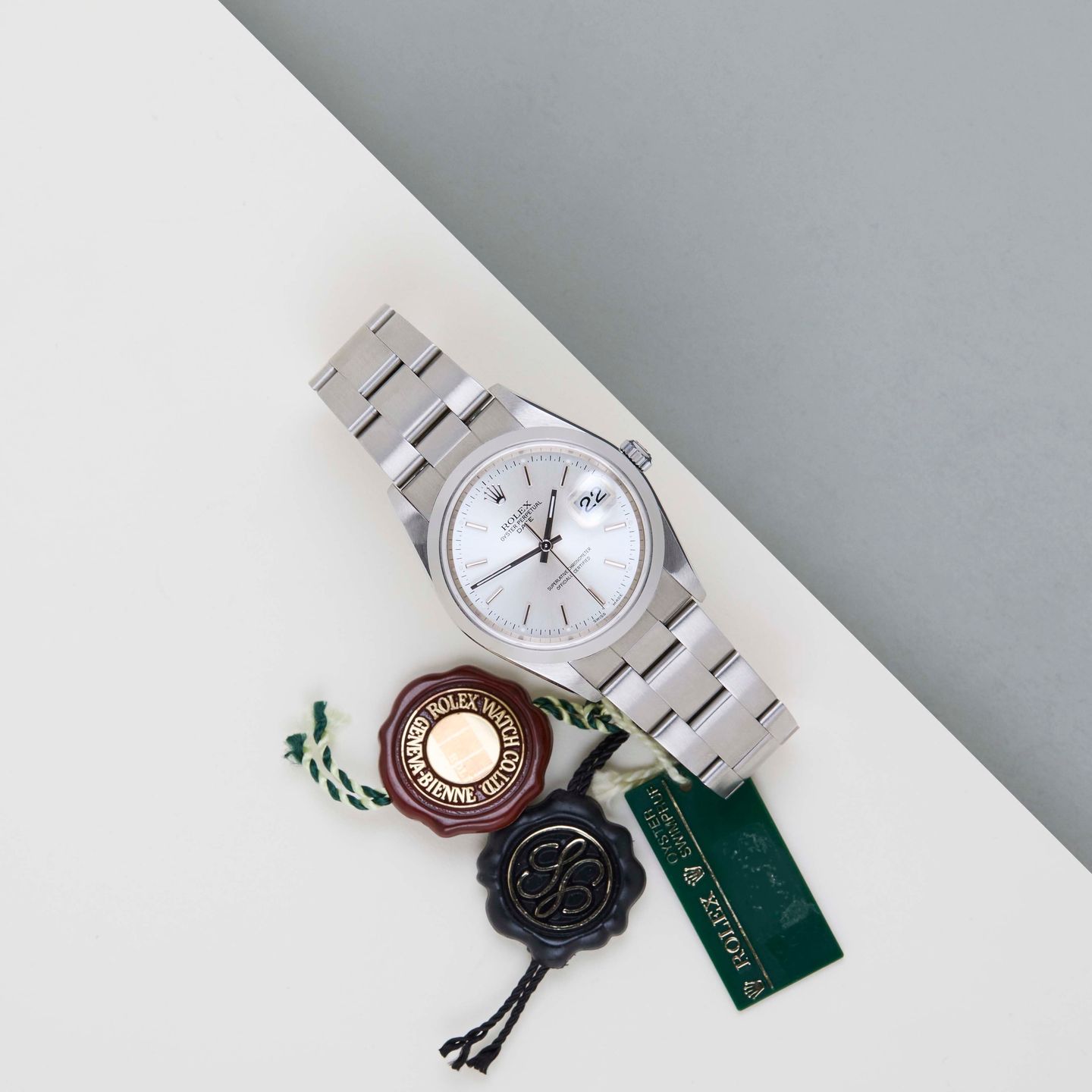 Rolex Oyster Perpetual Date 15200 - (2/8)