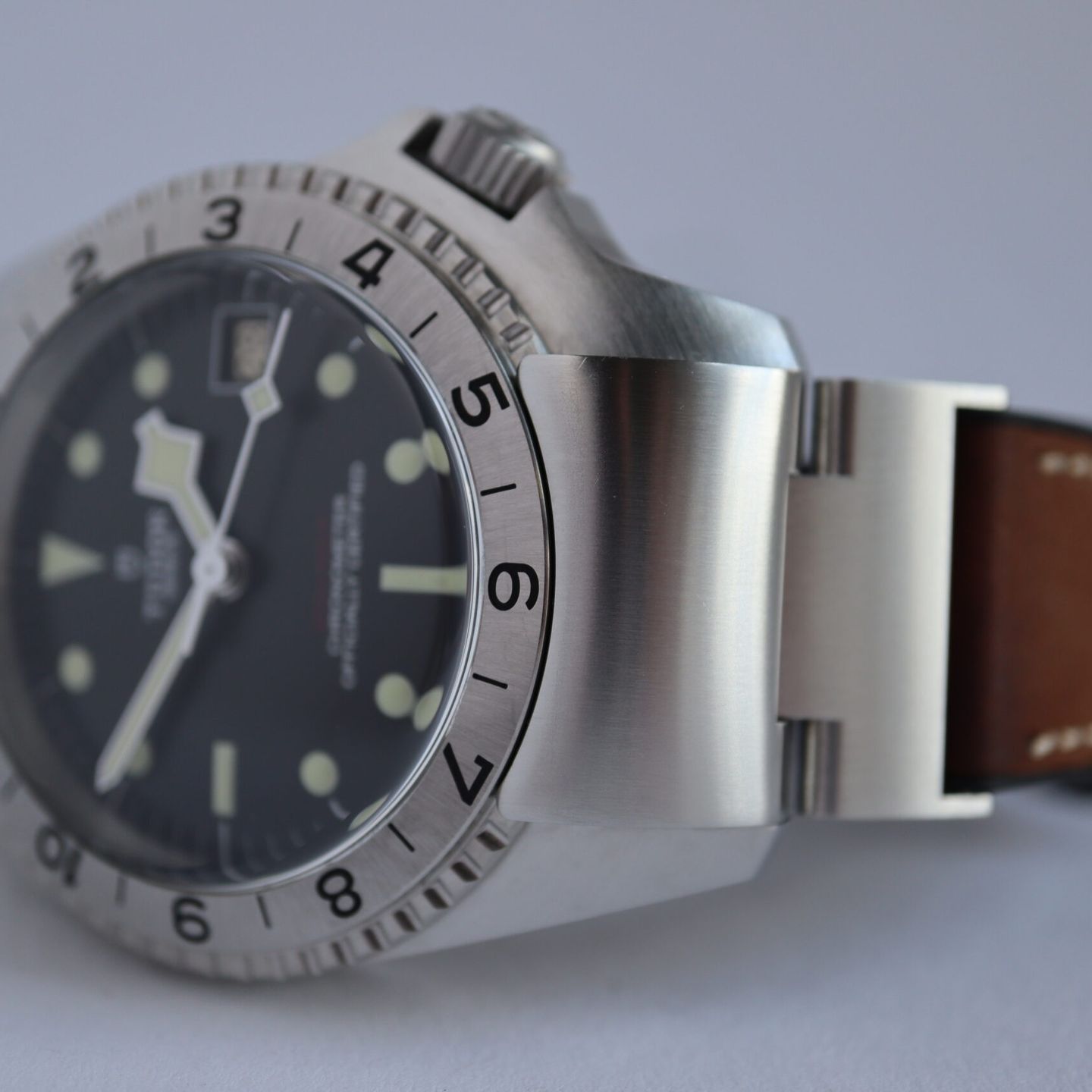 Tudor Black Bay 70150 - (3/8)