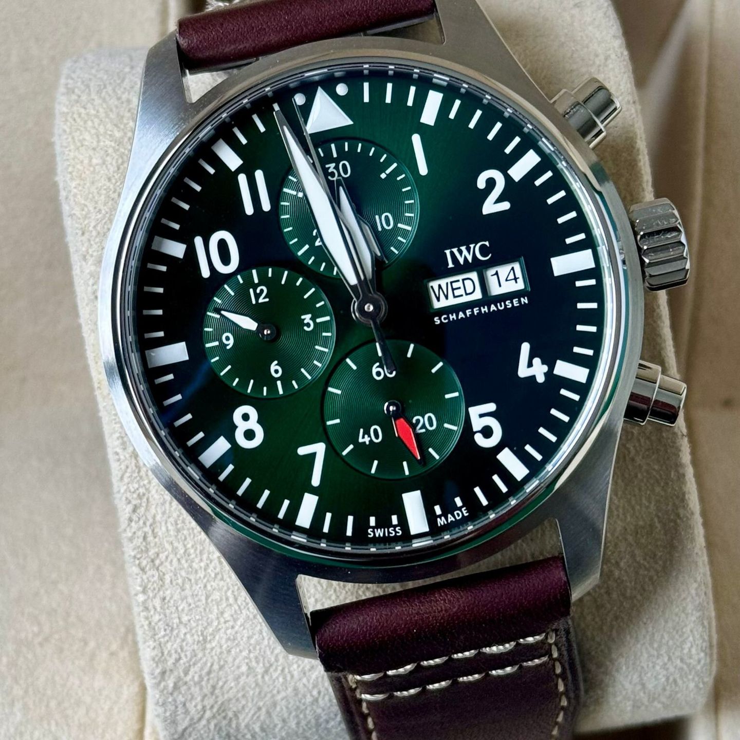 IWC Pilot Chronograph IW378005 (2024) - Groen wijzerplaat 43mm Staal (1/7)