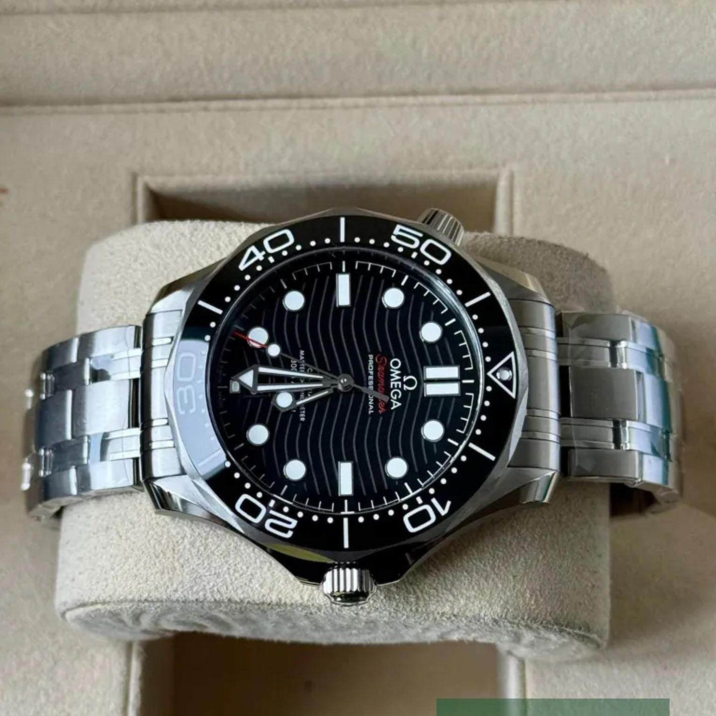 Omega Seamaster Diver 300 M 210.30.42.20.01.001 - (4/7)