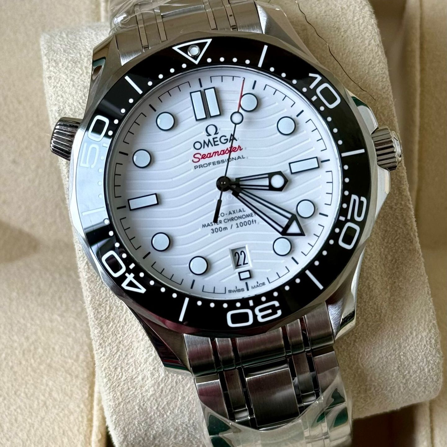 Omega Seamaster Diver 300 M 210.30.42.20.04.001 (2024) - Wit wijzerplaat 42mm Staal (1/7)