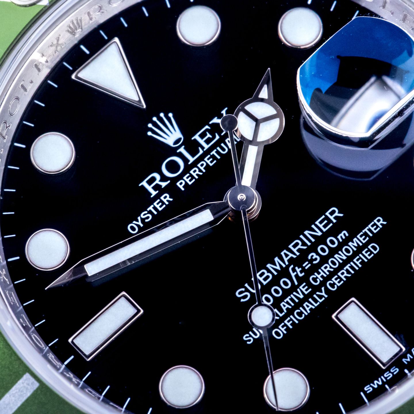 Rolex Submariner Date 16610LV (2009) - Black dial 40 mm Steel case (2/8)