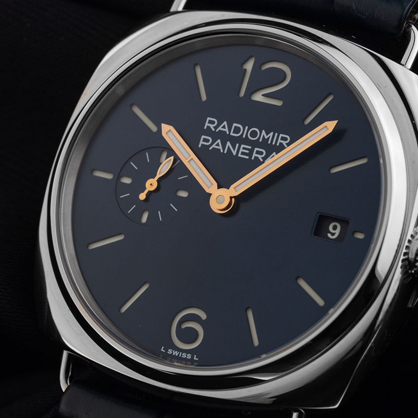 Panerai Radiomir PAM01293 (2025) - Blue dial 40 mm Steel case (3/7)
