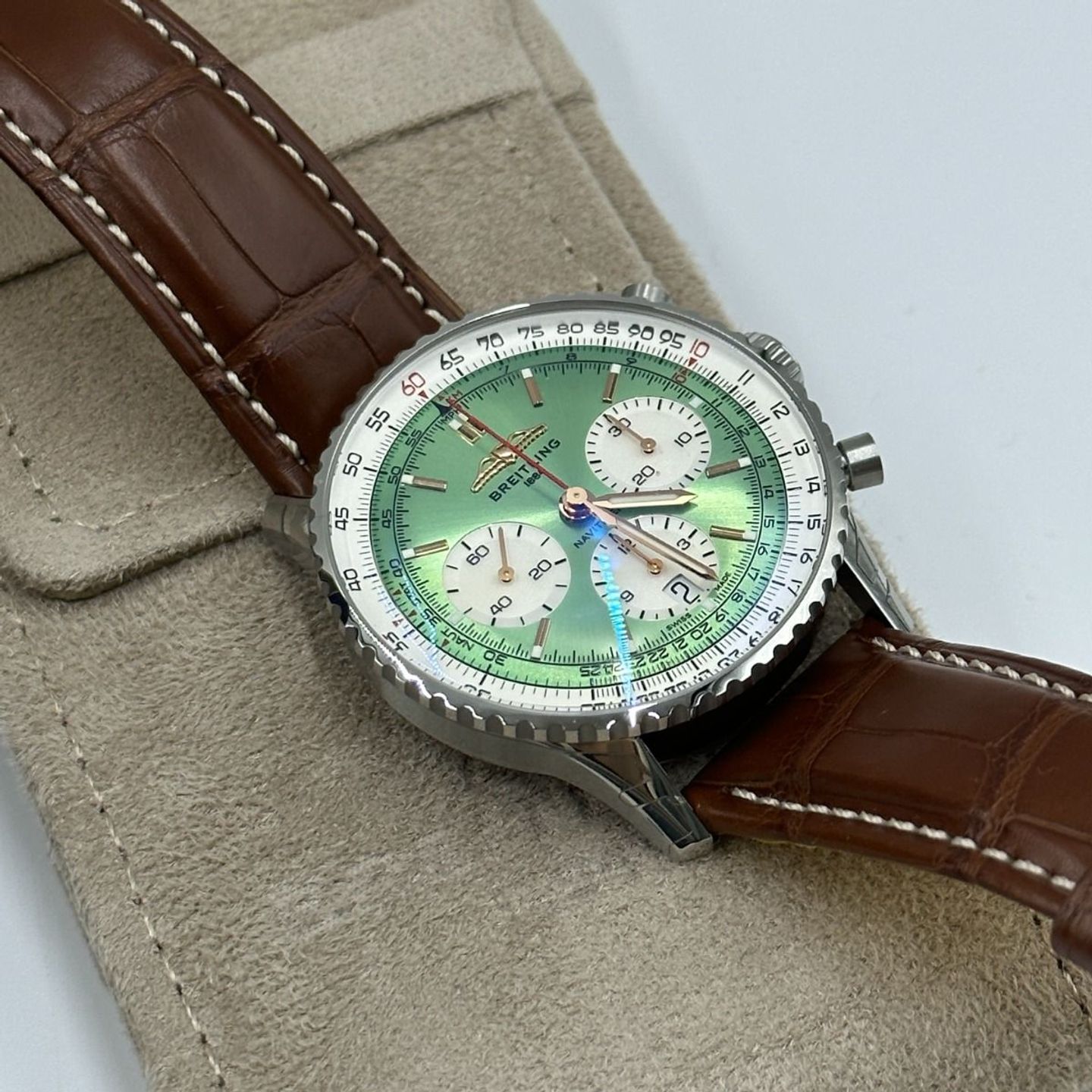 Breitling Navitimer AB0139211L1P1 (2024) - Groen wijzerplaat 41mm Staal (4/8)