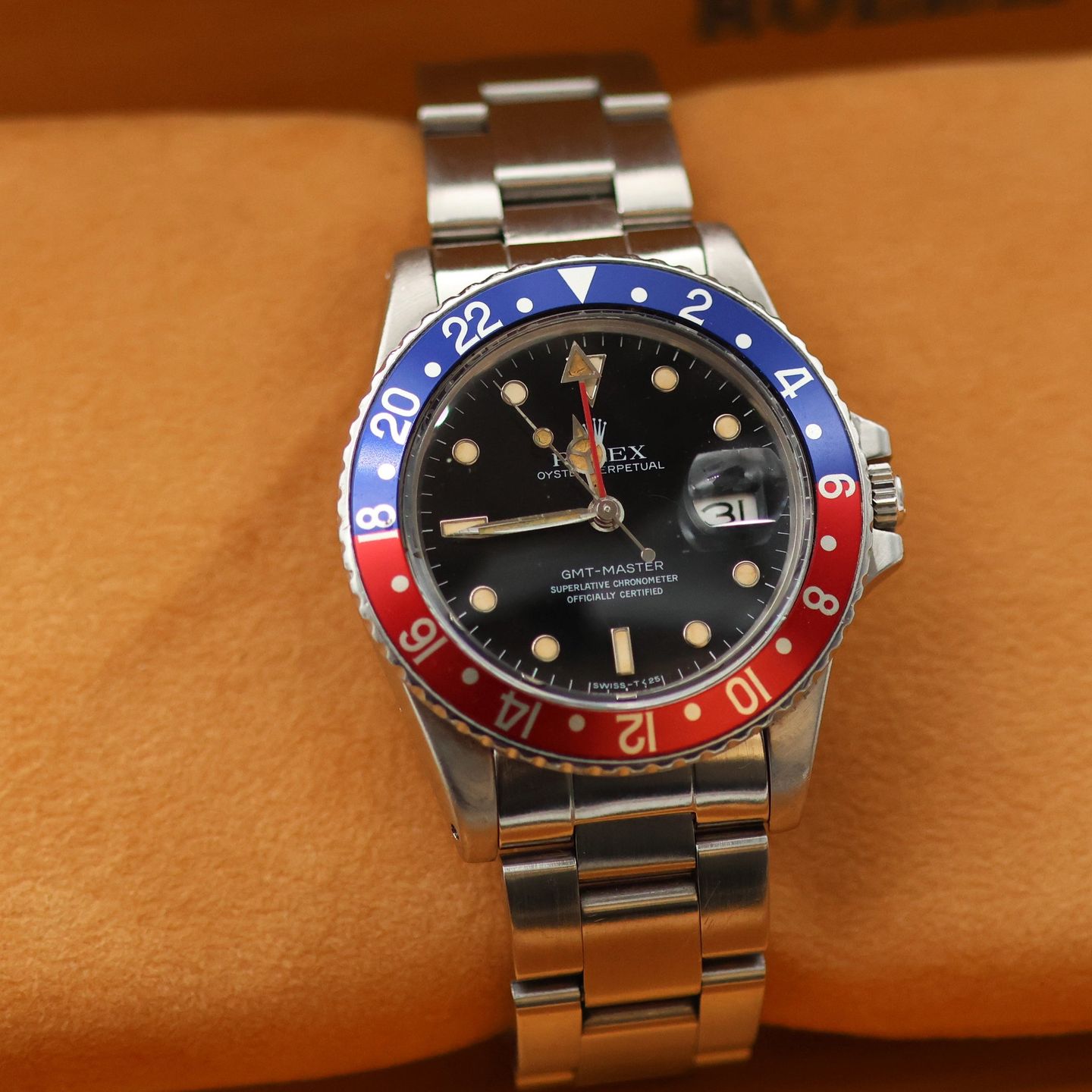 Rolex GMT-Master 16700 - (2/8)
