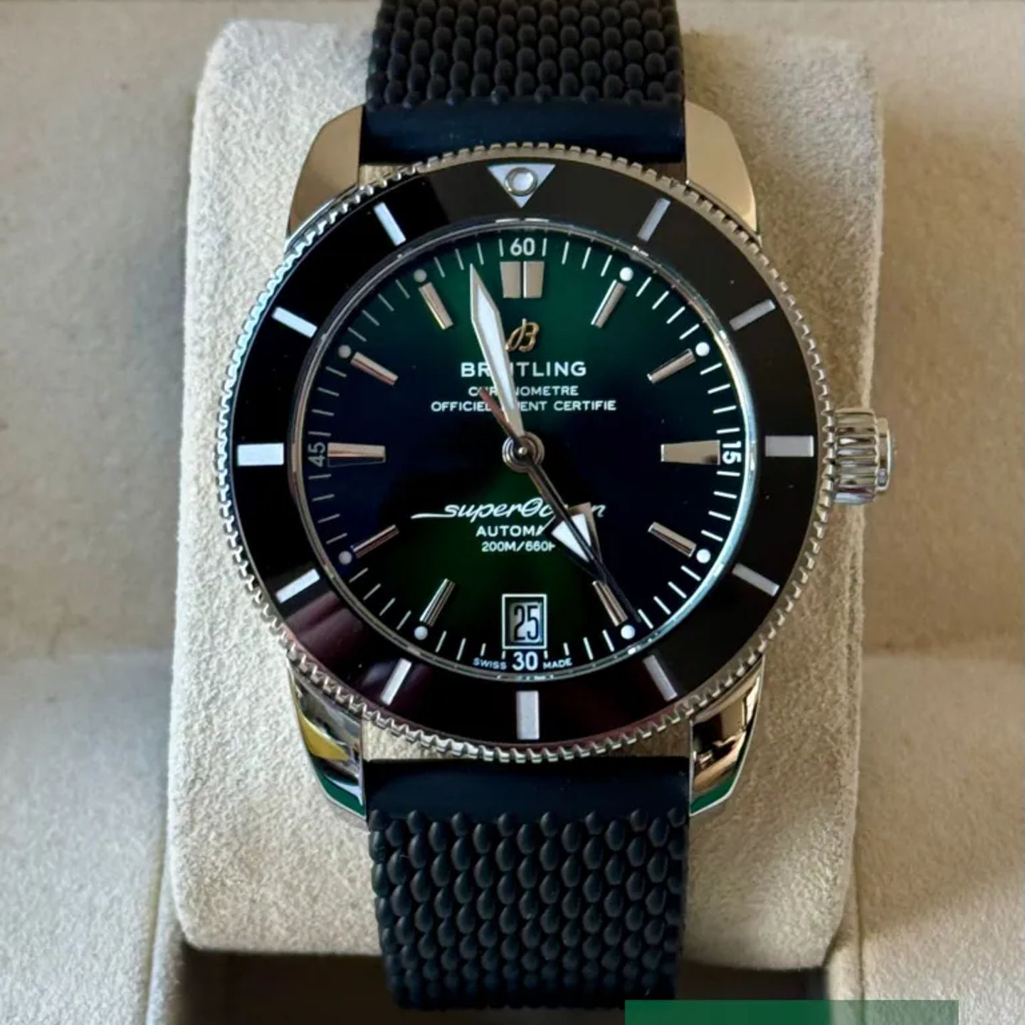 Breitling Superocean Heritage II 42 AB2010121L1S1 (2023) - Green dial 42 mm Steel case (2/7)