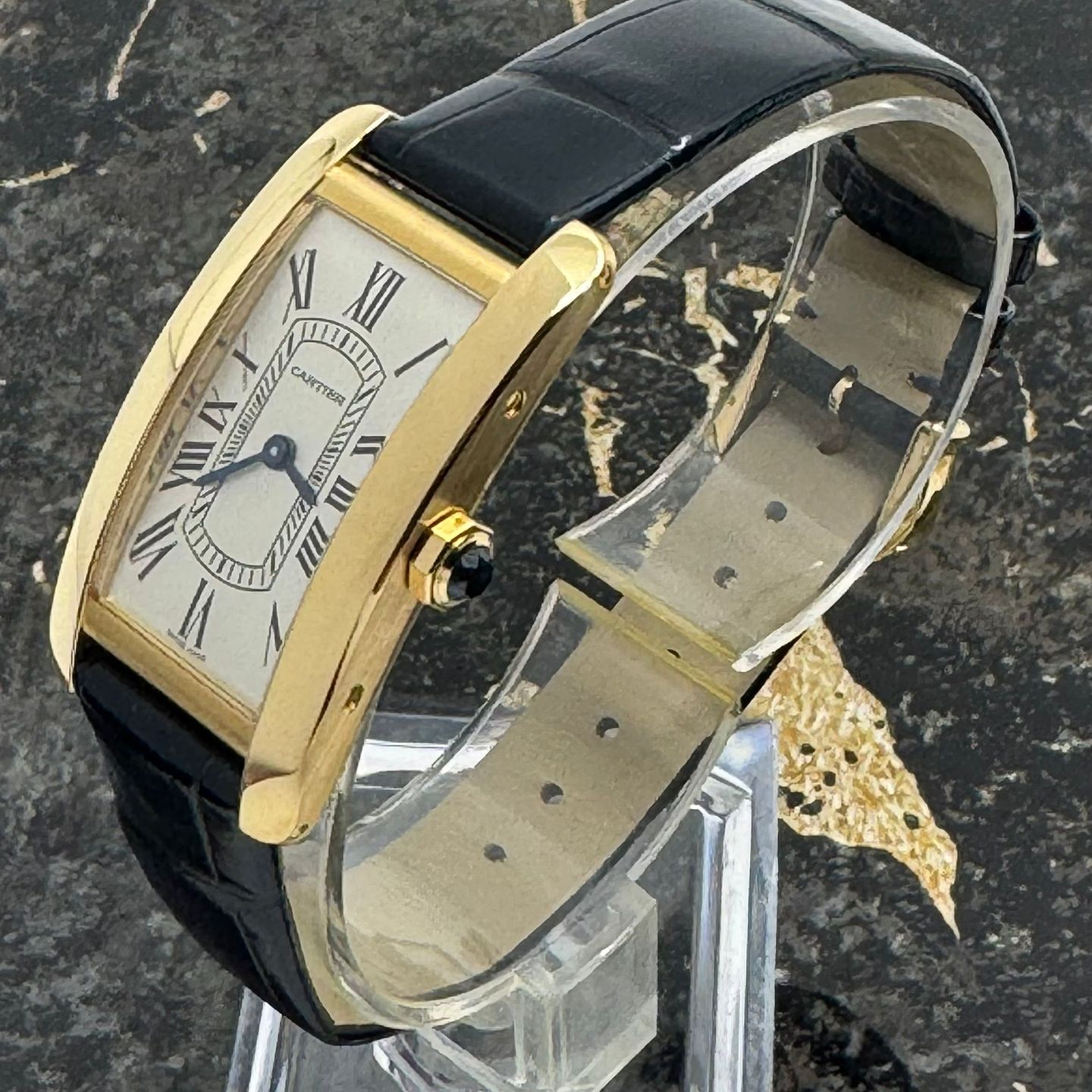 Cartier Tank Américaine WGTA0299 (2025) - Silver dial 35 mm Yellow Gold case (4/8)