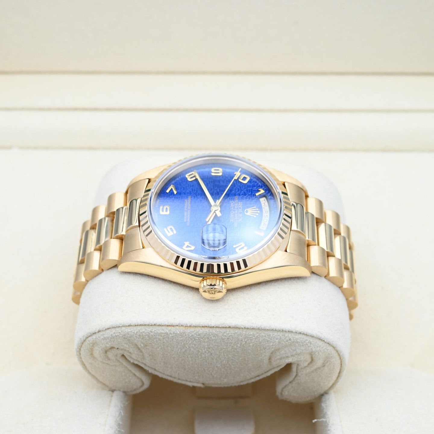 Rolex Day-Date 36 18238 (1994) - Blue dial 36 mm Yellow Gold case (4/9)