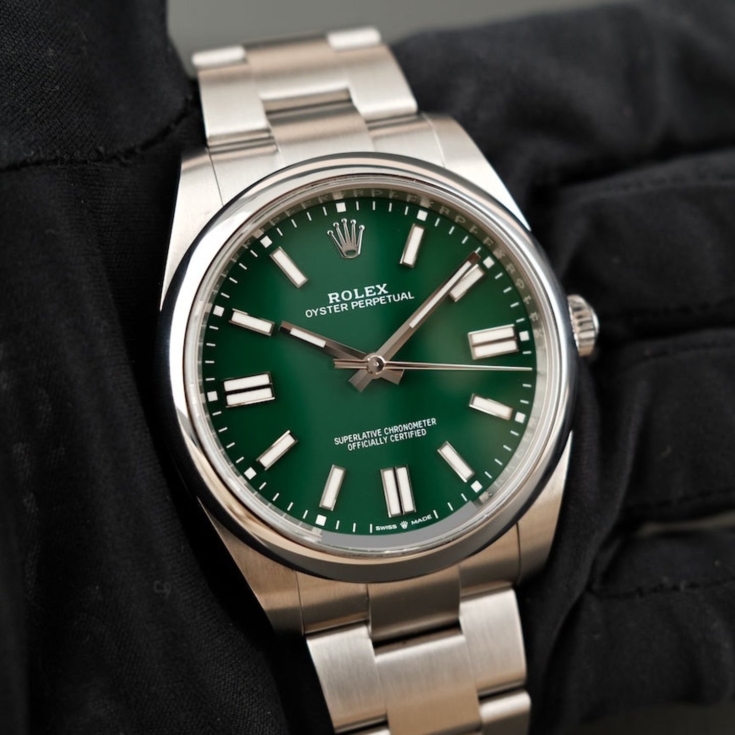 Rolex Oyster Perpetual 41 124300 (2021) - Green dial 41 mm Steel case (1/8)