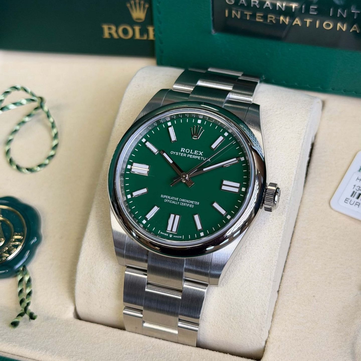 Rolex Oyster Perpetual 41 124300 - (3/7)