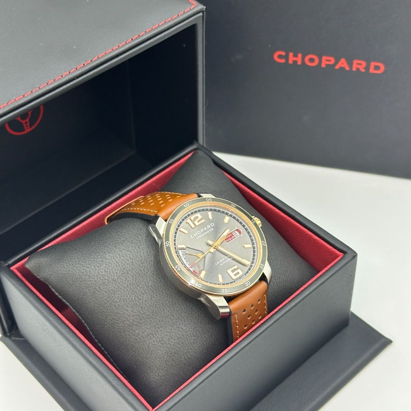 Chopard Mille Miglia 168566-6001 (2024) - Grijs wijzerplaat 43mm Goud/Staal (3/8)