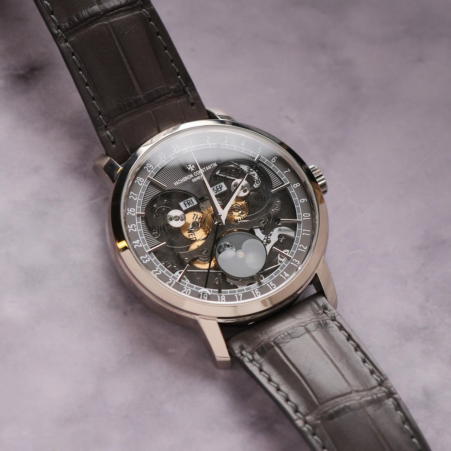 Vacheron Constantin Traditionnelle 4020T/000G-B655 (2022) - Transparent dial 41 mm White Gold case (3/8)