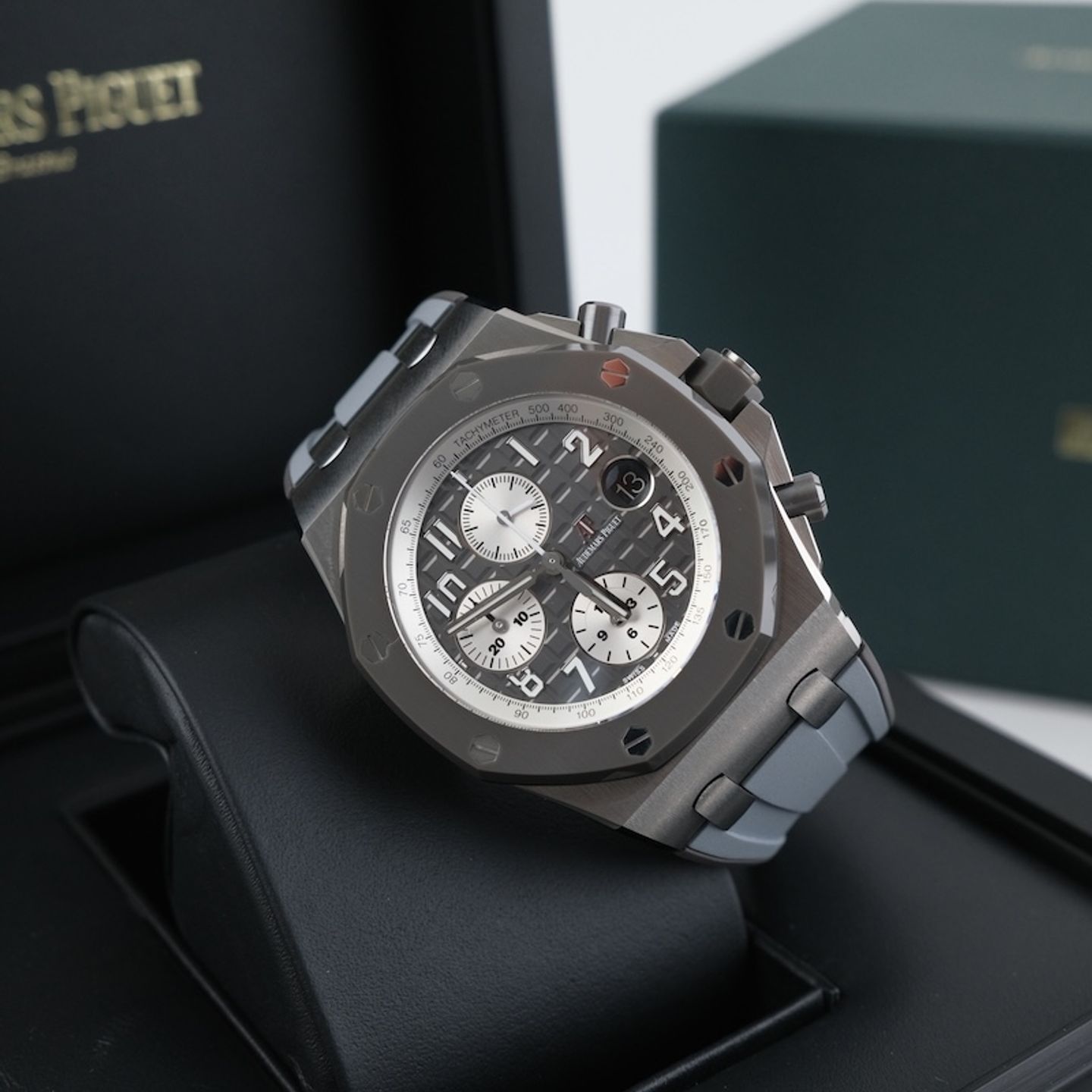 Audemars Piguet Royal Oak Offshore Chronograph 26470IO.OO.A006CA.01 (2021) - Grey dial 42 mm Titanium case (4/8)