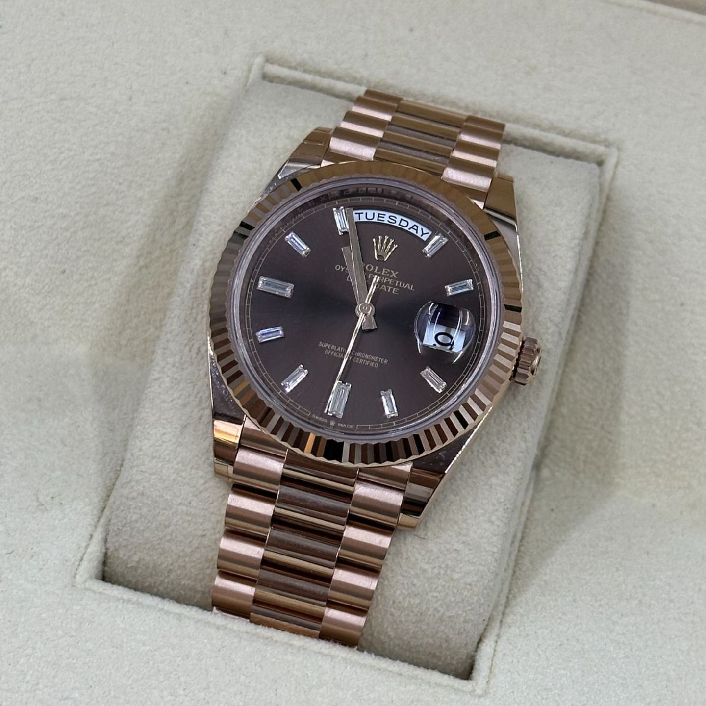 Rolex Day-Date 40 228235 (2024) - Bruin wijzerplaat 40mm Roségoud (7/8)