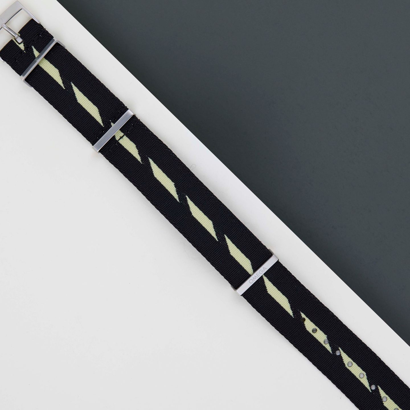 Omega Speedmaster 329.30.44.51.01.003 - (7/8)