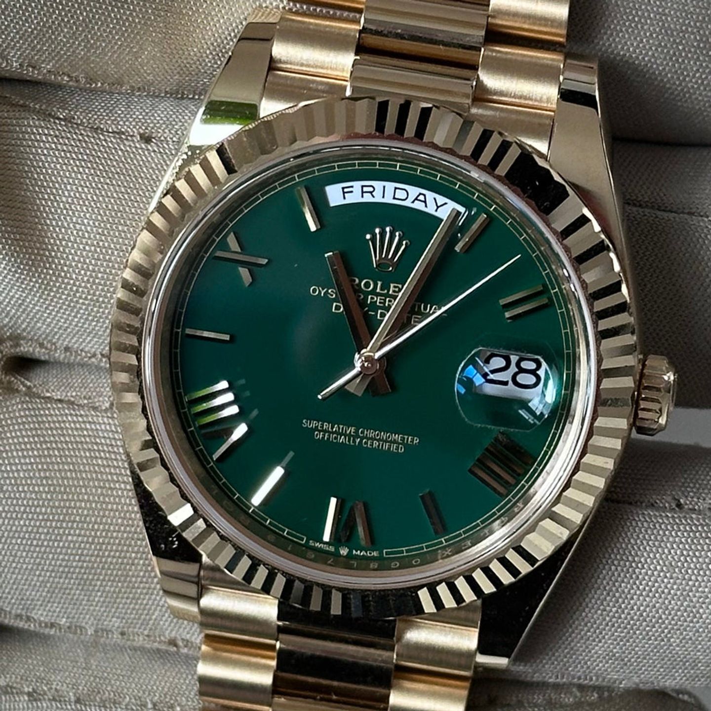 Rolex Day-Date 40 228238 (2025) - Green dial 40 mm Yellow Gold case (2/5)