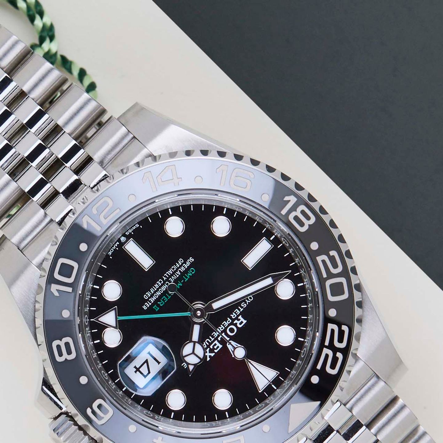 Rolex GMT-Master II 126710GRNR (2025) - Black dial 40 mm Steel case (4/8)