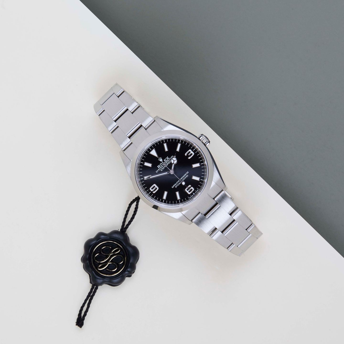 Rolex Explorer 124270 (2024) - Black dial 36 mm Steel case (2/8)