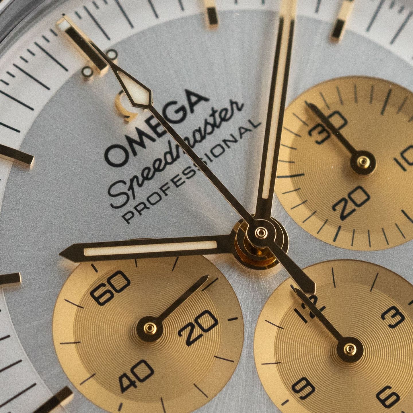 Omega Speedmaster Professional Moonwatch 310.20.42.50.02.001 - (3/6)