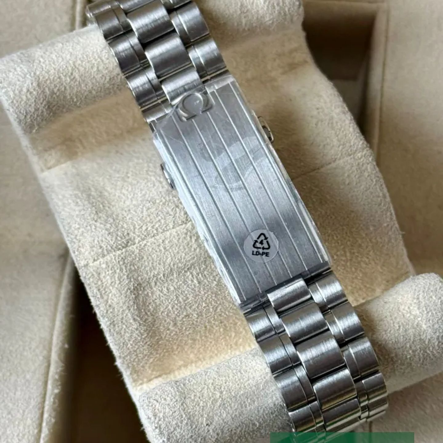 Omega Speedmaster Professional Moonwatch 310.30.42.50.01.001 (2026) - Zwart wijzerplaat 42mm Staal (6/7)