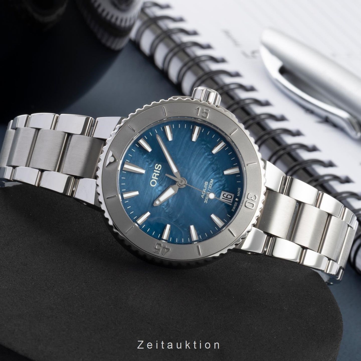 Oris Aquis Date 01 733 7770 4155-07 8 18 05P (Unknown (random serial)) - Blue dial 37 mm Steel case (2/8)