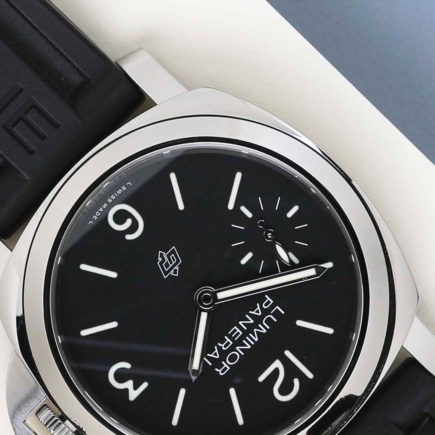 Panerai Luminor PAM01084 (2022) - Zwart wijzerplaat 44mm Staal (4/8)