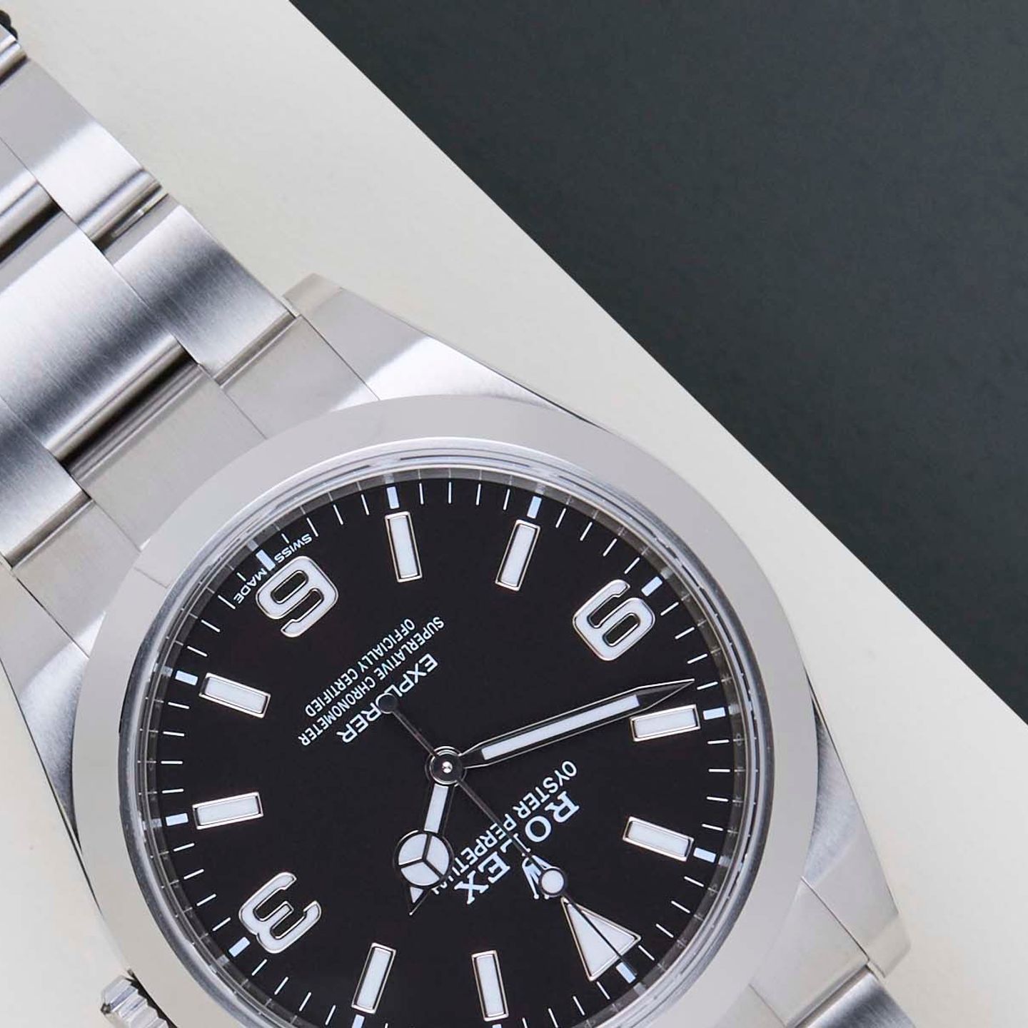 Rolex Explorer 214270 (2019) - Black dial 39 mm Steel case (4/8)