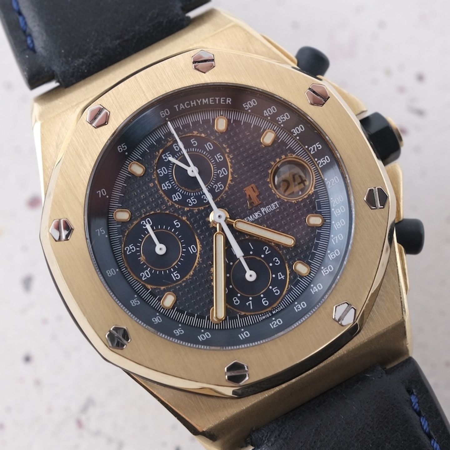 Audemars Piguet Royal Oak Offshore Chronograph 25770BA (1996) - Gold dial 42 mm Yellow Gold case (3/8)