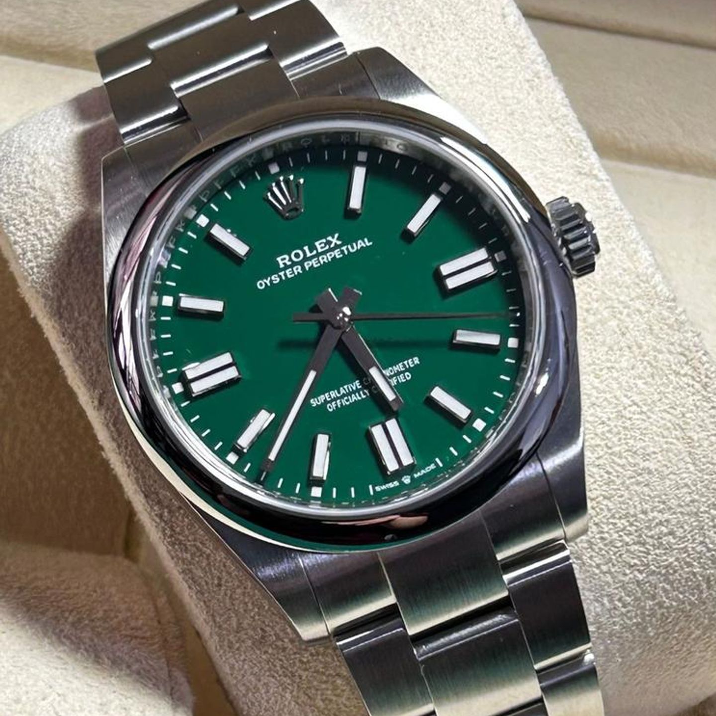 Rolex Oyster Perpetual 134300 - (1/10)